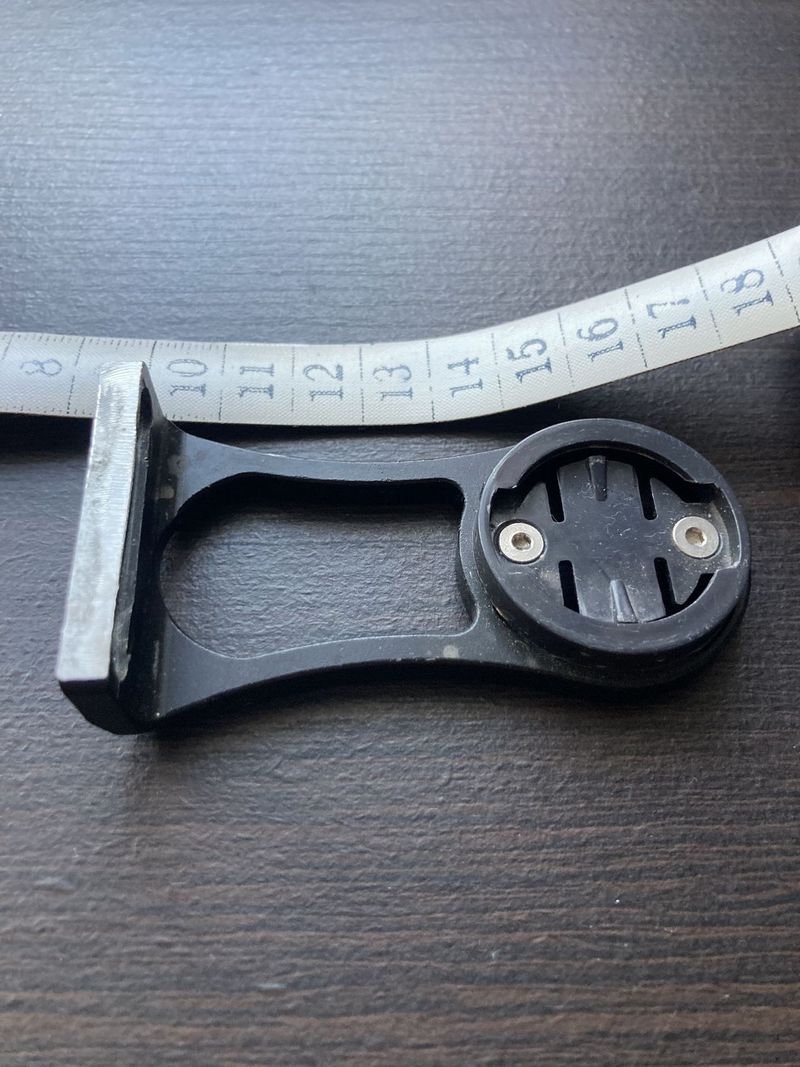 Předsazený držák na Garmin