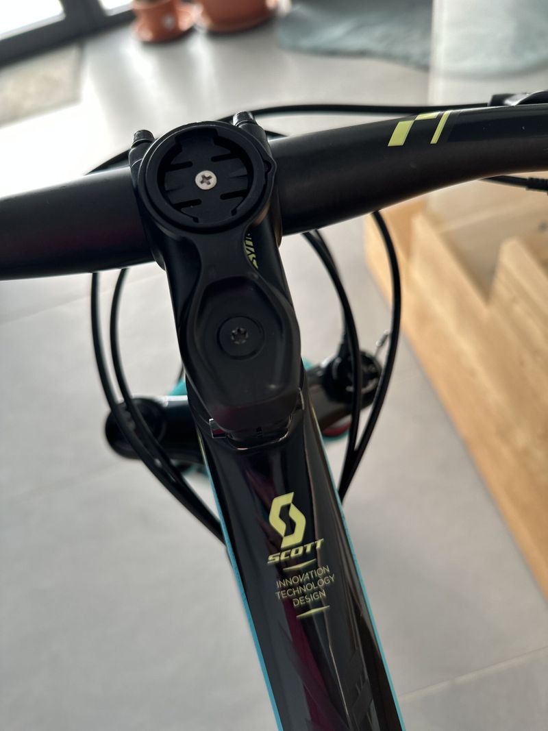 Scott Contessa 900 RC 
