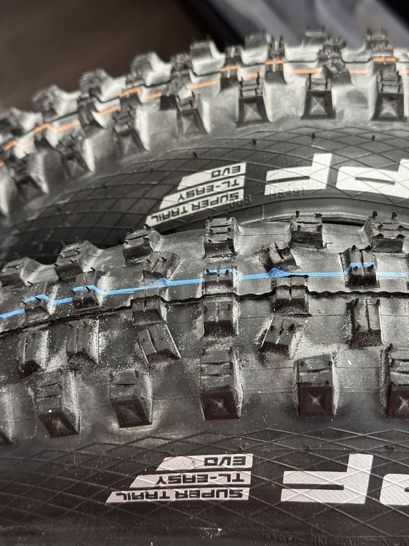 Schwalbe Hans Dampf, Addix Soft/Super Trail 29x2.6