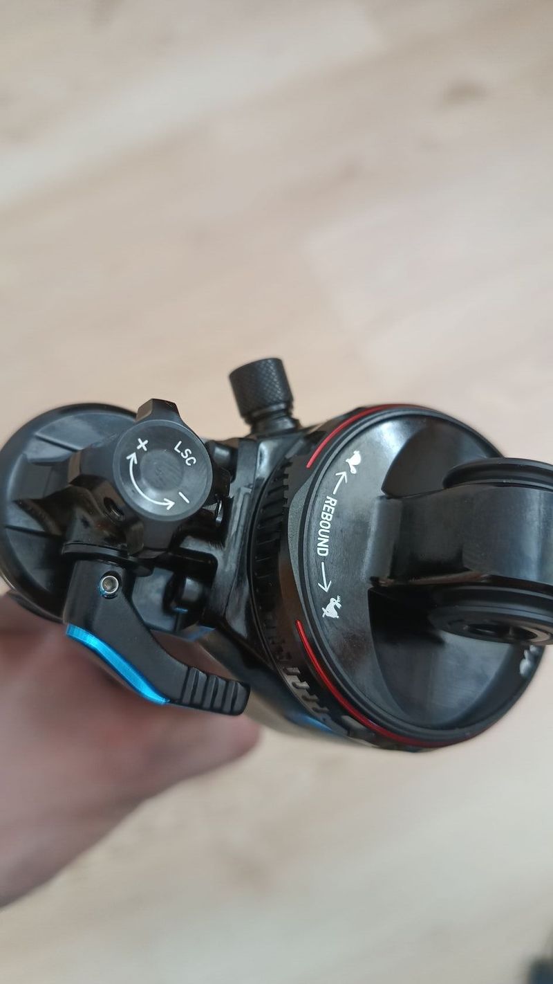 *Nový* Rockshox Super Deluxe Ultimate 230x60🔥