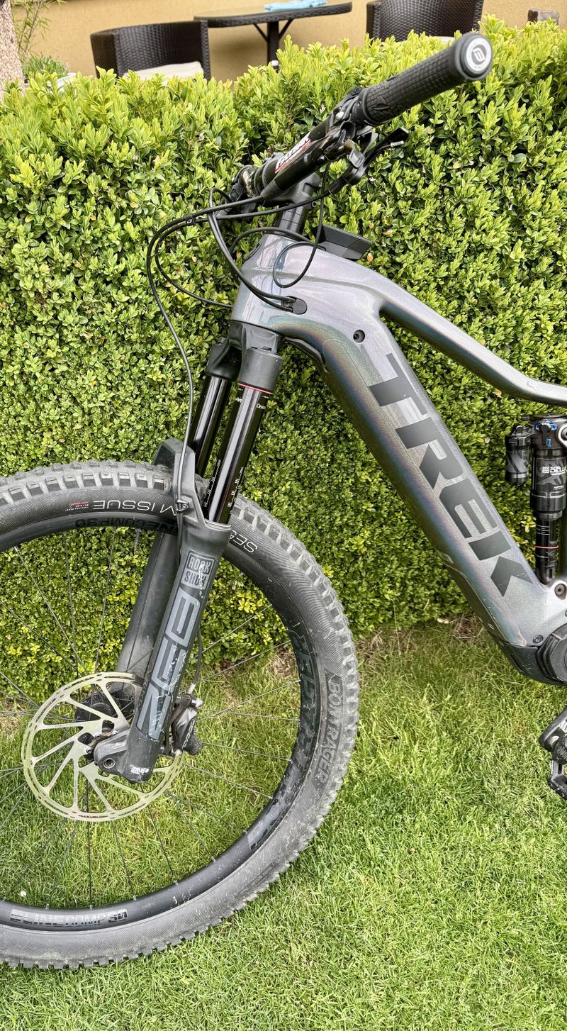 Trek Rail 9.8 GX S 29 Icon Prismatic Pearl 2020, unikátní barva Chameleon