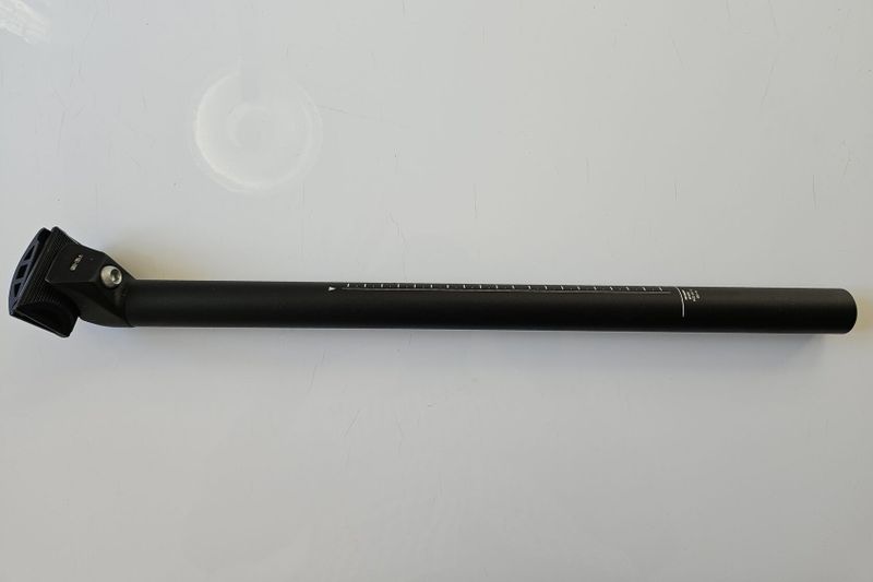 Nová sedlovka Rockrider 27,2 mm, délky 450 mm