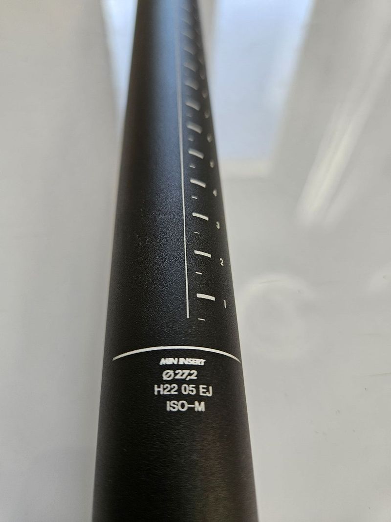 Nová sedlovka Rockrider 27,2 mm, délky 450 mm