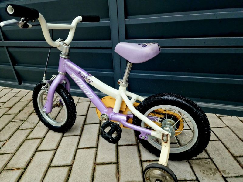 (17)Dětské hliníkové kolo Specialized 12" 