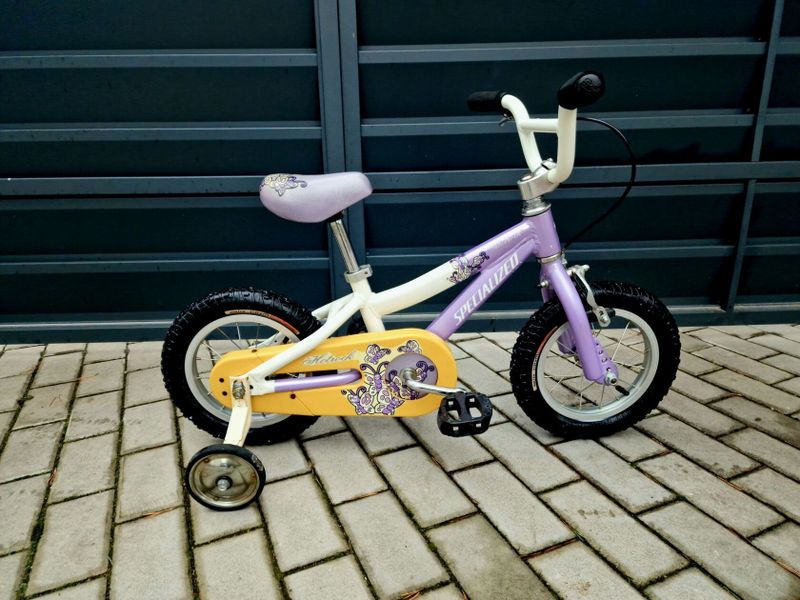 (17)Dětské hliníkové kolo Specialized 12" 