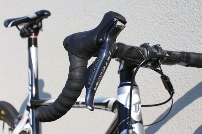 REZERVOVÁNO - Sintesi M2, elektronická sada Shimano Ultegra Di2, kola Mavic Cosmic SL