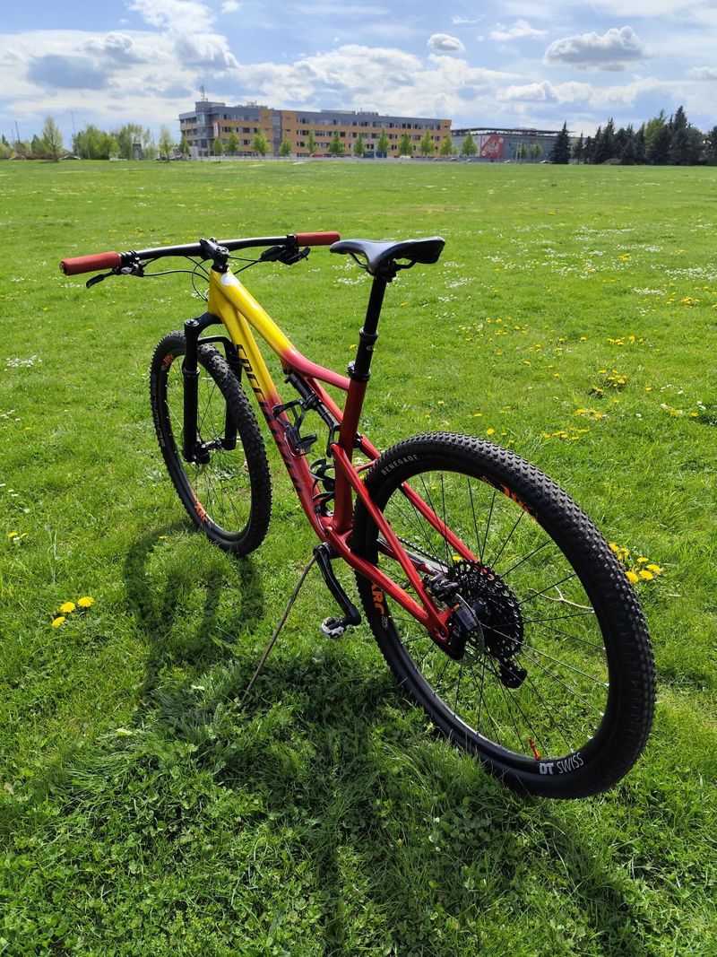 Specialized Epic 2018 - GX EAGLE, DT Swiss 1200, XX1 kliky, vel.M, po servisu odpružení