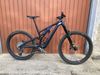 Stumpjumper EVO Expert T-Type 2024, velikost S2 (S), Gloss Dark Navy/Harvest Gold.