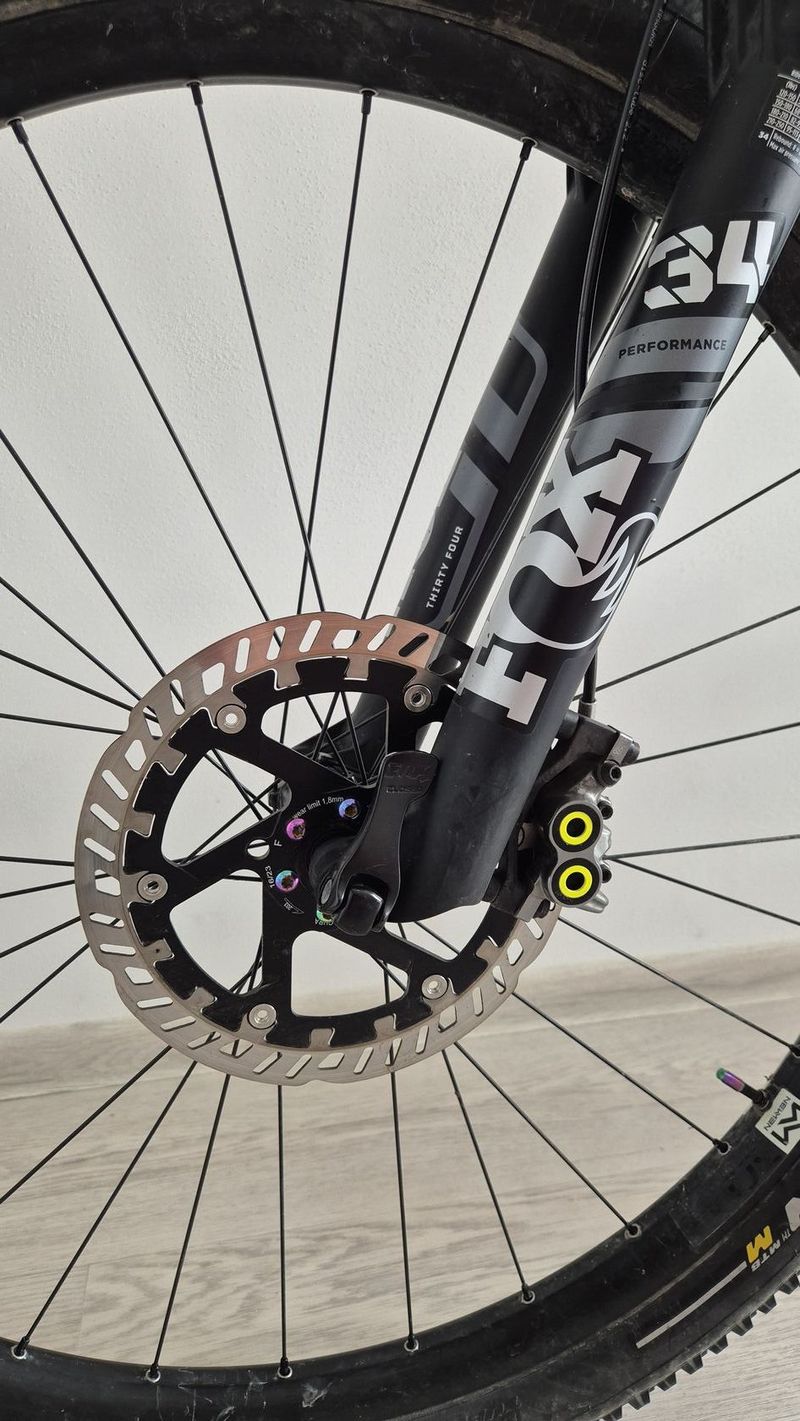 YT izzo custom top stav L 29"