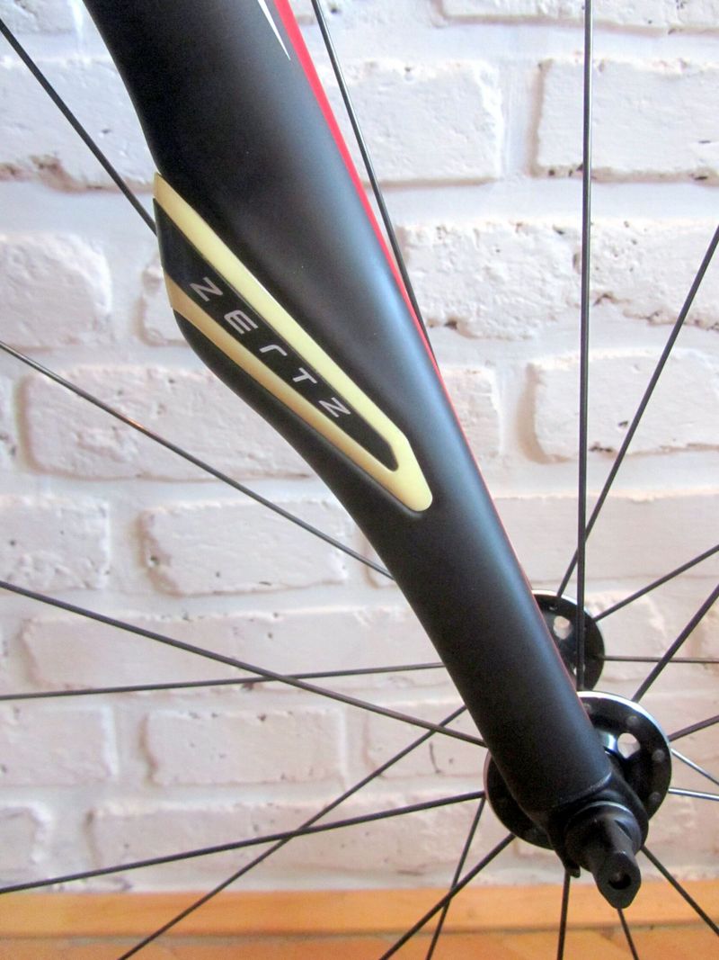 SPECIALIZED ROUBAIX na Shimano 105, 54 cm. Zánovní.