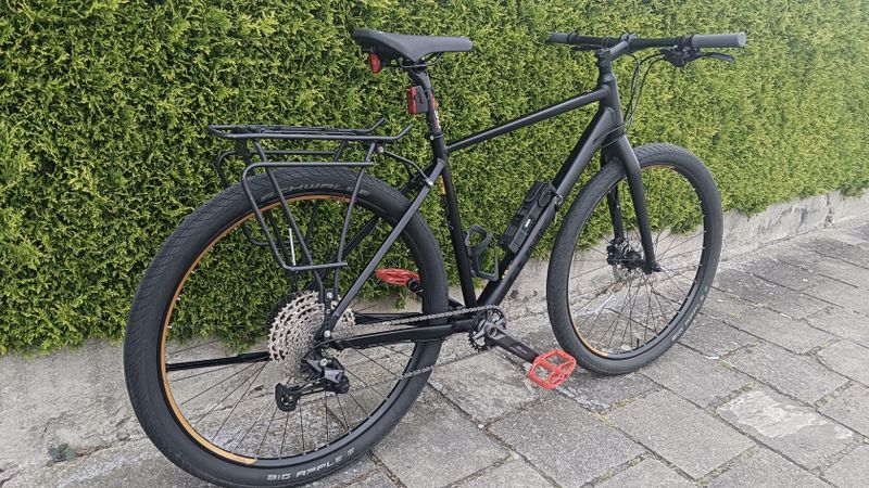 CUBE Hyde vel.54 M pro postavu cca. 170-180cm