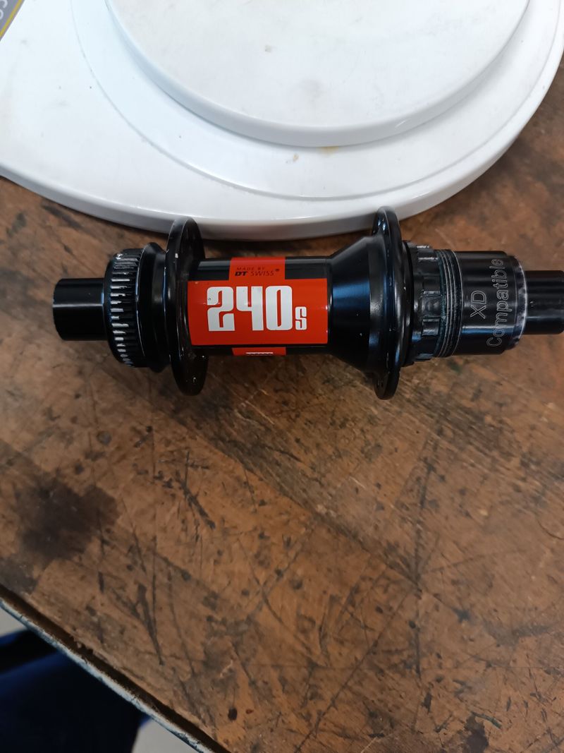 DT SWISS 240