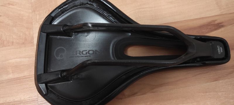Sedlo Ergon SR Pro Carbon 170g