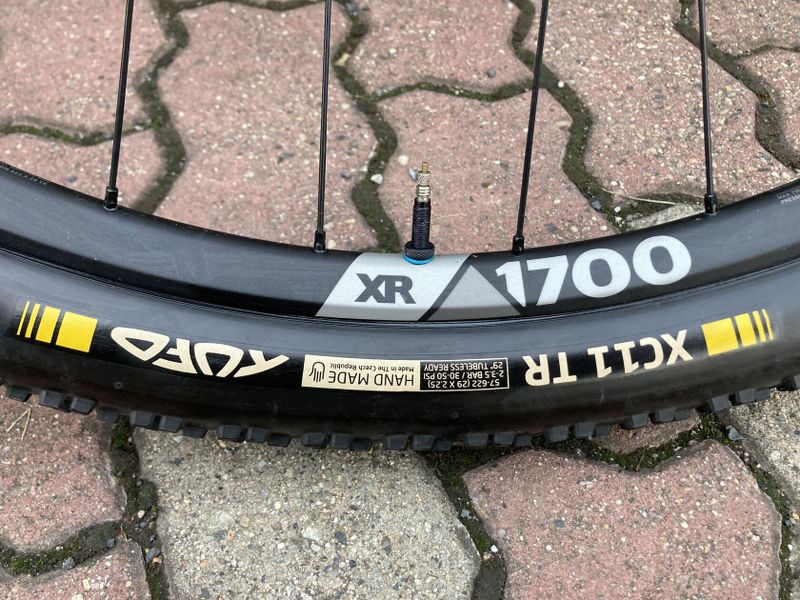 Prodám špičková kola DT Swiss XR 1700 