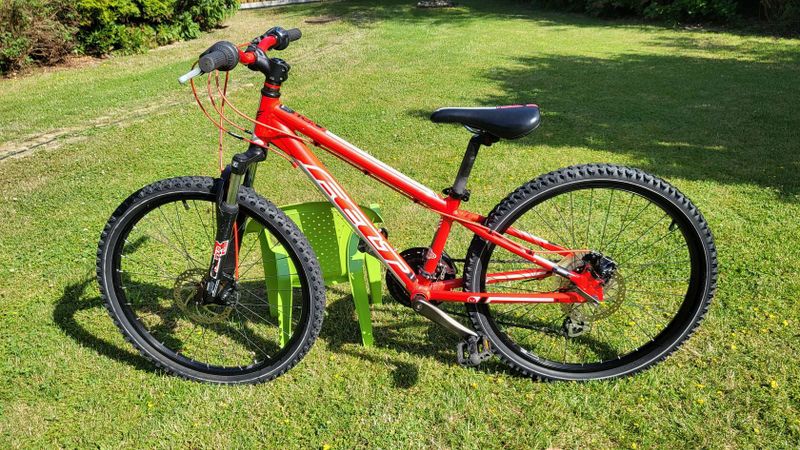Felt 24" nové pláště a nové řazení, hezký stav