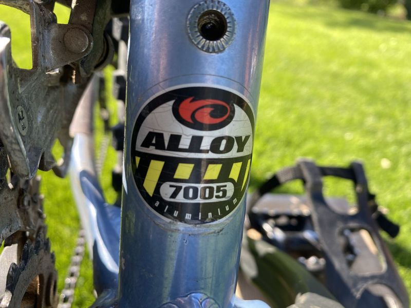 Horské kolo Kellys Oxygen, vybavení Shimano SLX