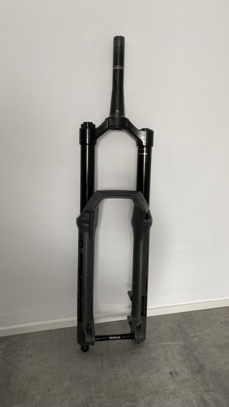 Rockshox zeb ultimate, 180mm, 27.5", charger 3