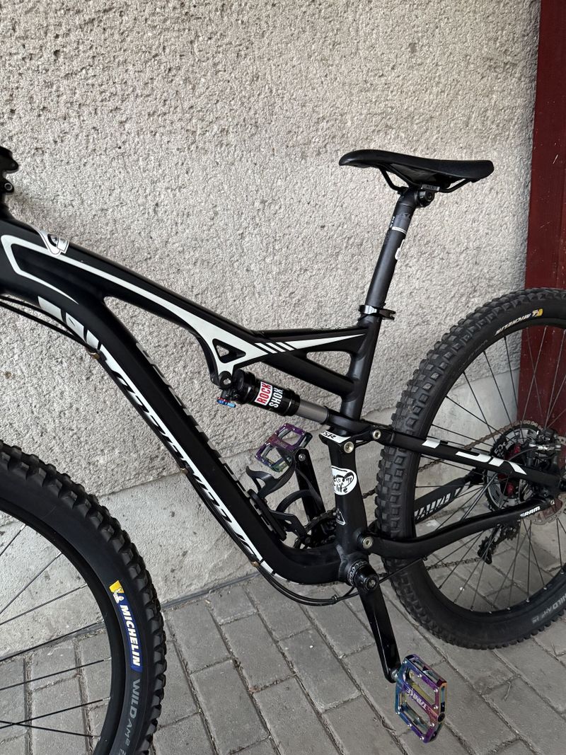 Prodám celoodpružené kolo specialized