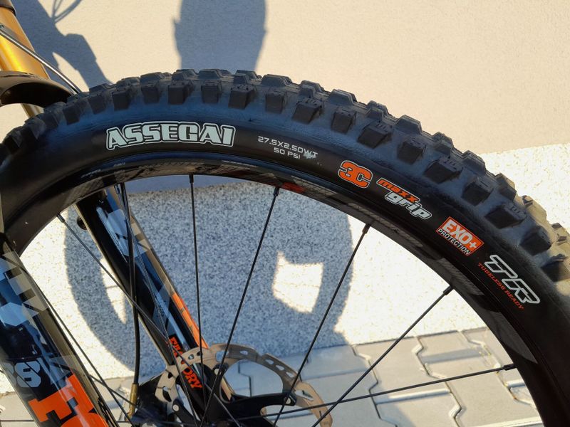 Specialized Enduro Comp 650b výborný stav