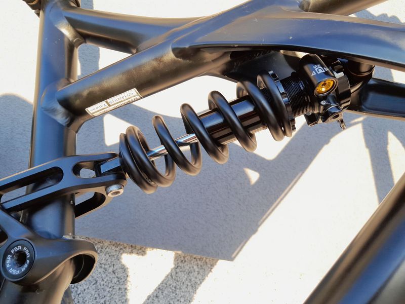 Specialized Enduro Comp 650b výborný stav
