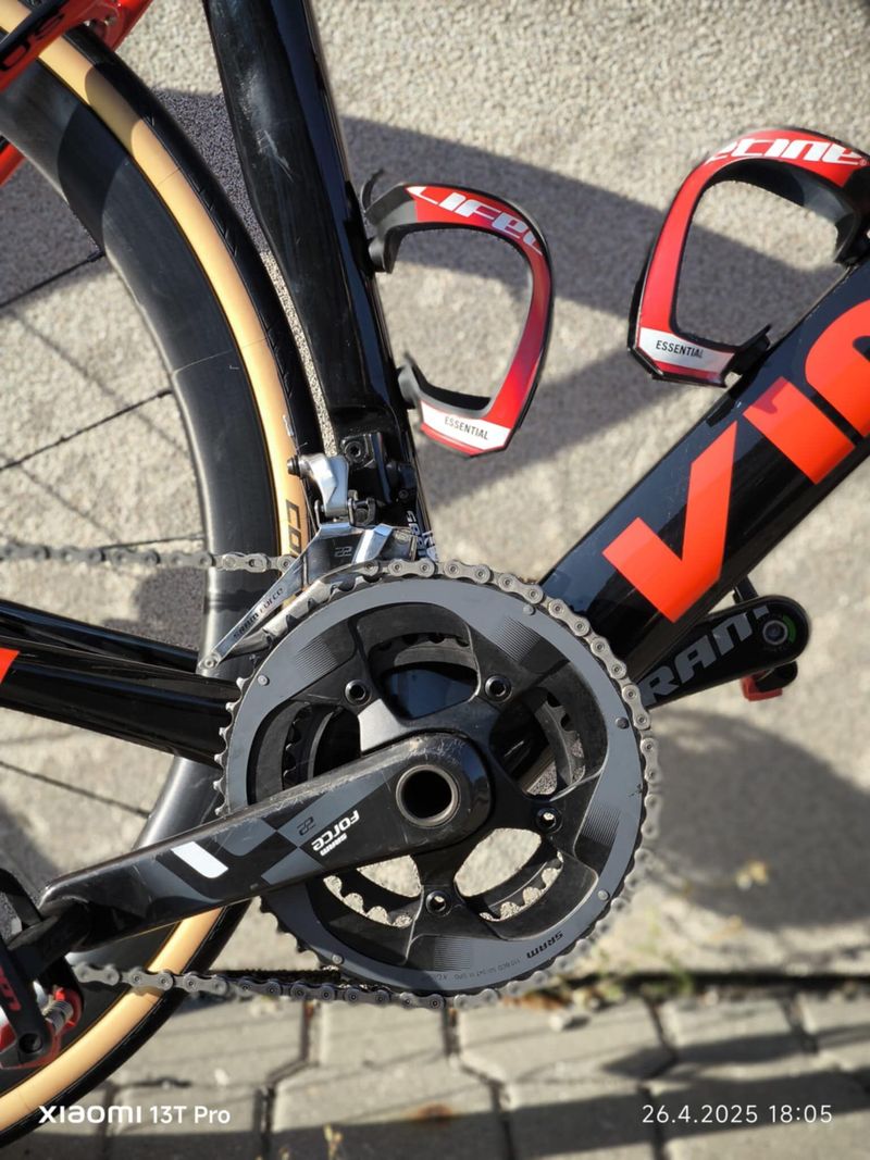 Karbonová silnička Viner Mitus Disc, komplet Sram Force, karbonová kola Vision