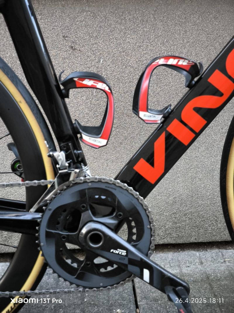 Karbonová silnička Viner Mitus Disc, komplet Sram Force, karbonová kola Vision
