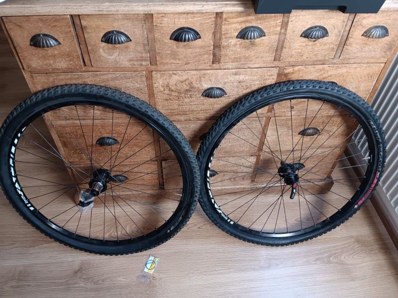 zánovní kola Roval z kola Specialized