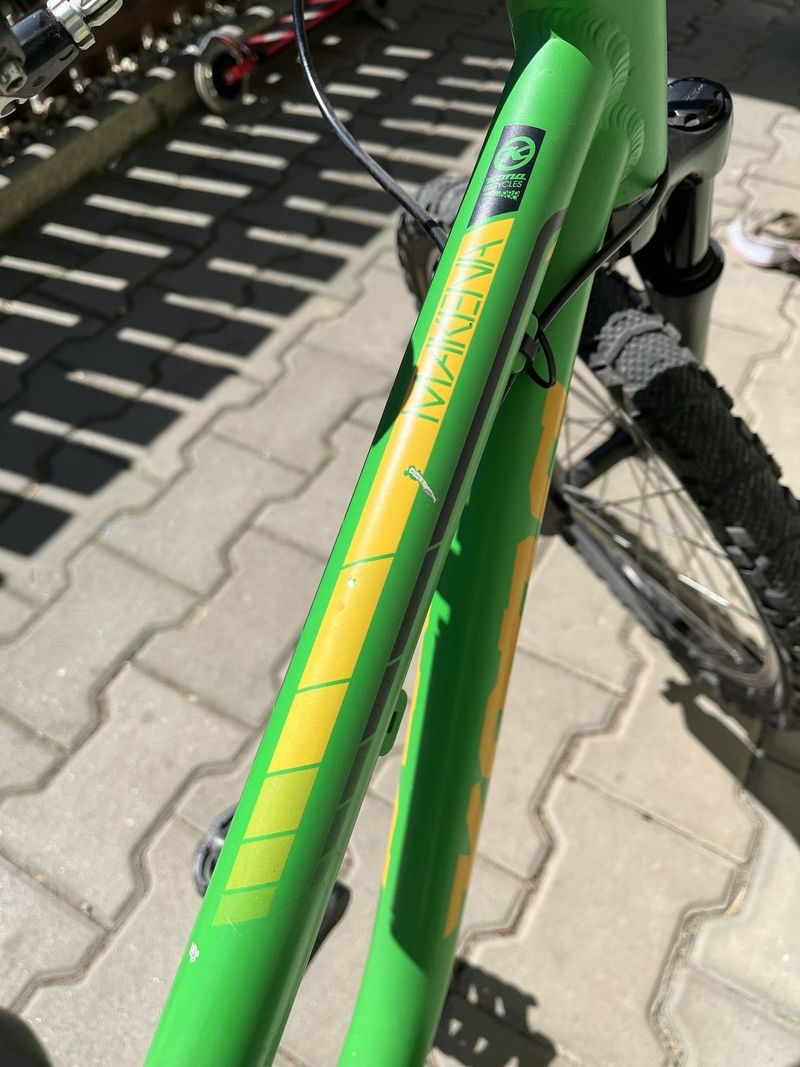 Kona Makena 20 s odpruženou vidlicí 