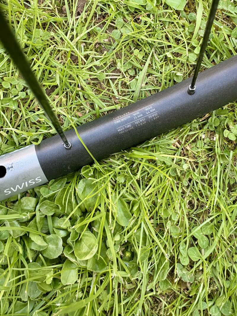 DT Swiss CR 1400 DICUT 25mm, 700c, 12/142 Shimano