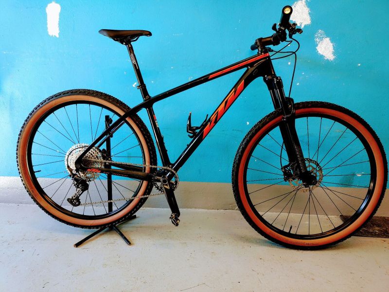 KTM myroon velikost L.