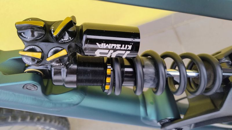 Commencal Clash V2 2023