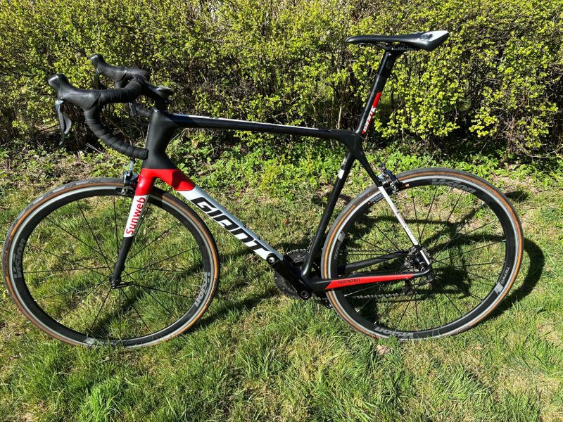 Giant TCR Advanced Pro Team - Shimano Dura Ace Di2