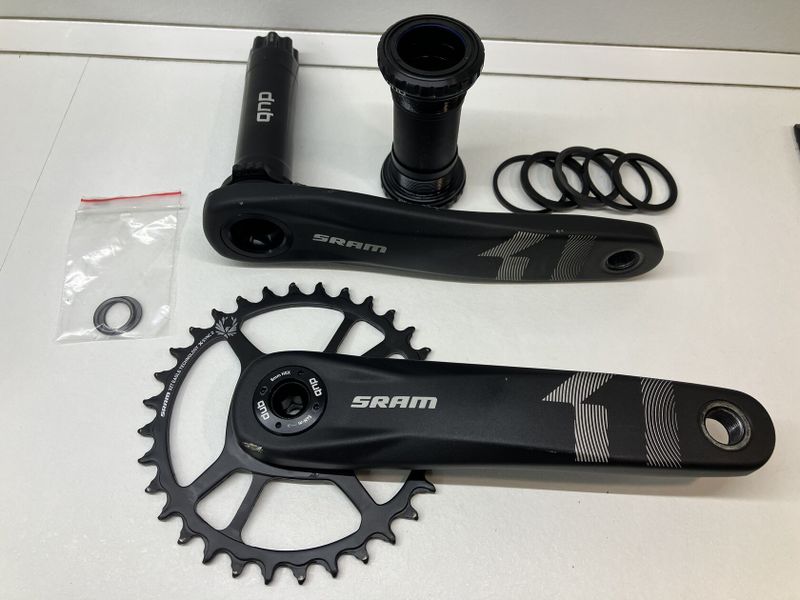 Prodám použité kliky Sram X1 1000 170mm Boost 32T včetně středového složení Sram DUB BSA