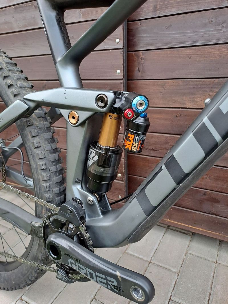 TOP enduro kolo Cube Stereo / velikost L / 29er kola / Fox po servisu / dobrý stav 