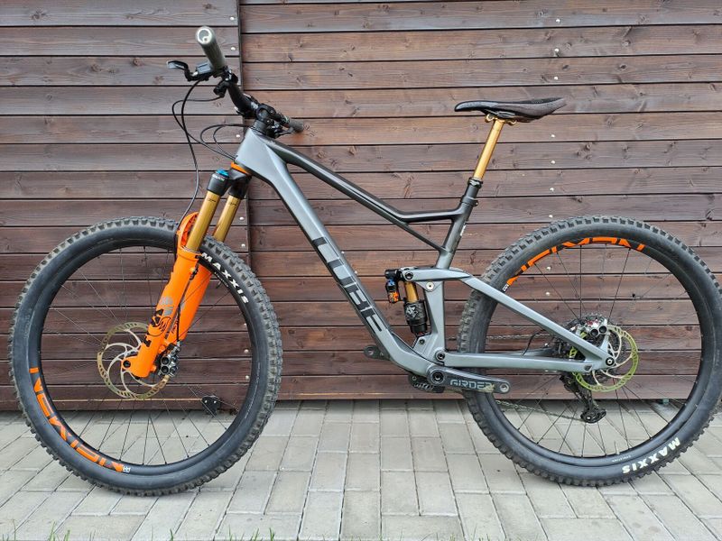 TOP enduro kolo Cube Stereo / velikost L / 29er kola / Fox po servisu / dobrý stav 