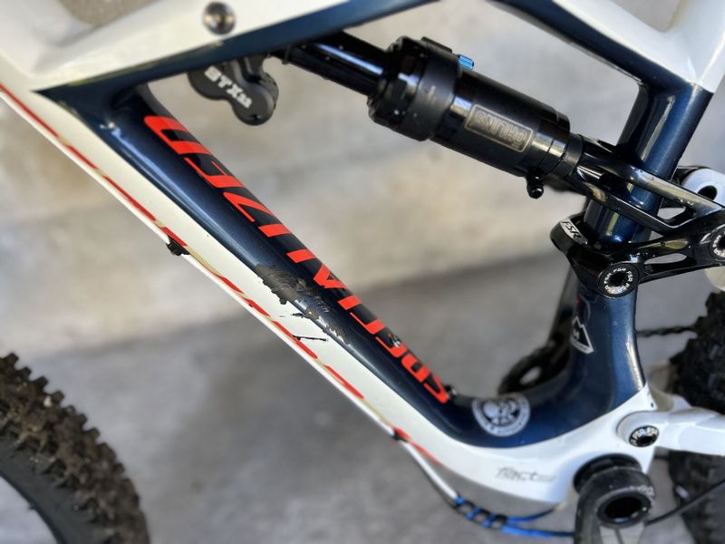 Specialized Enduro EXPERT CARBON 650B