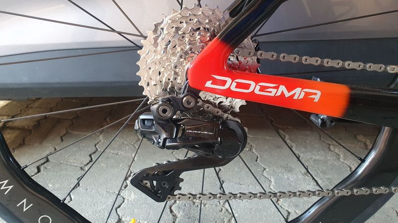 Prodám úplně nové Pinarello Dogma F 2025 | Dura Ace Di2 2x12