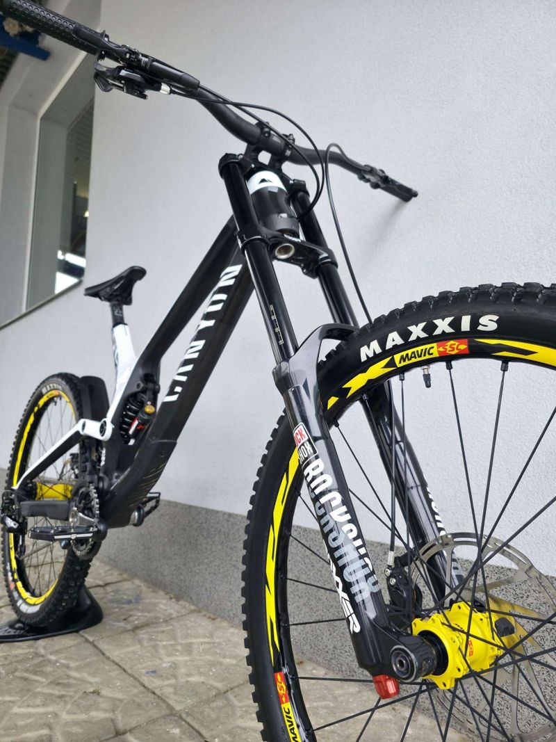 Downhill kolo Canyon Sender CF 9.0 Team Carbon 2018 27.5"
