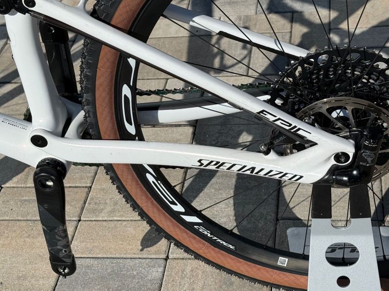 Specialized Epic Pro velikost L, velmi pěkný stav navíc Powermeter
