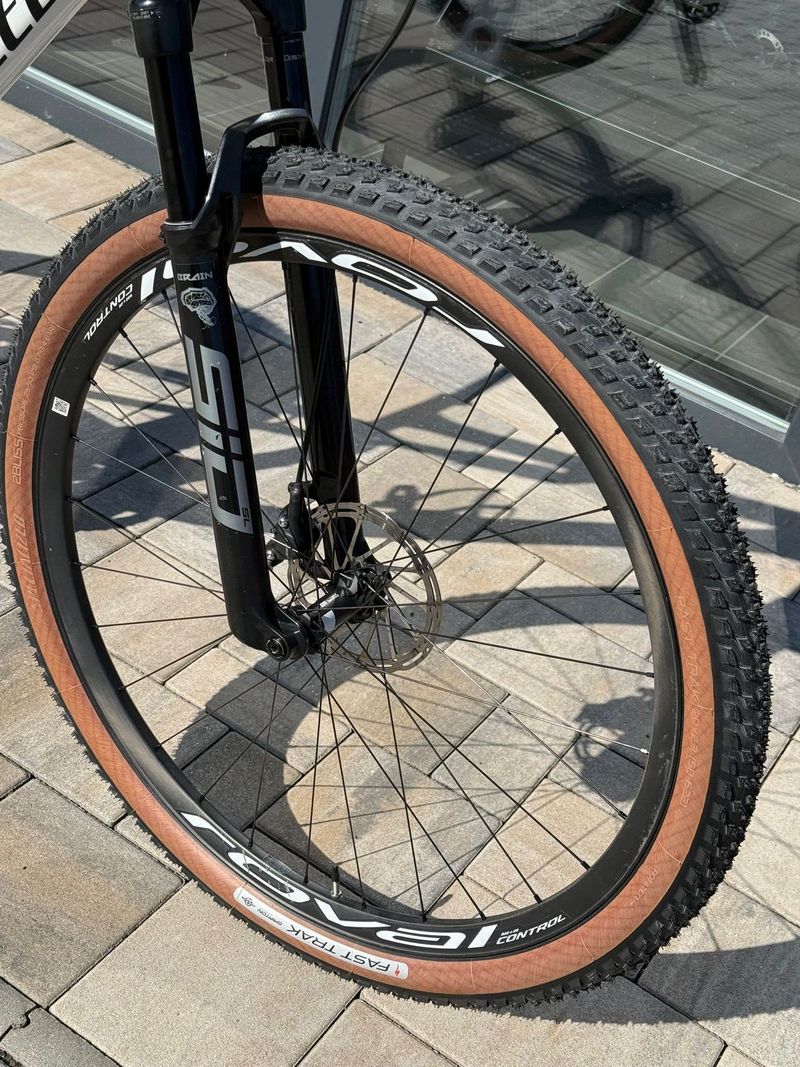Specialized Epic Pro velikost L, velmi pěkný stav navíc Powermeter