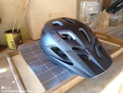 Helma Giro Tremor 