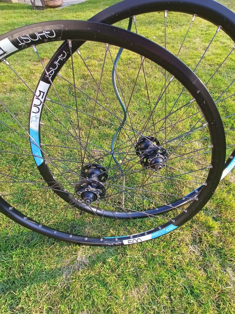 Zapletená kola na středech Shimano