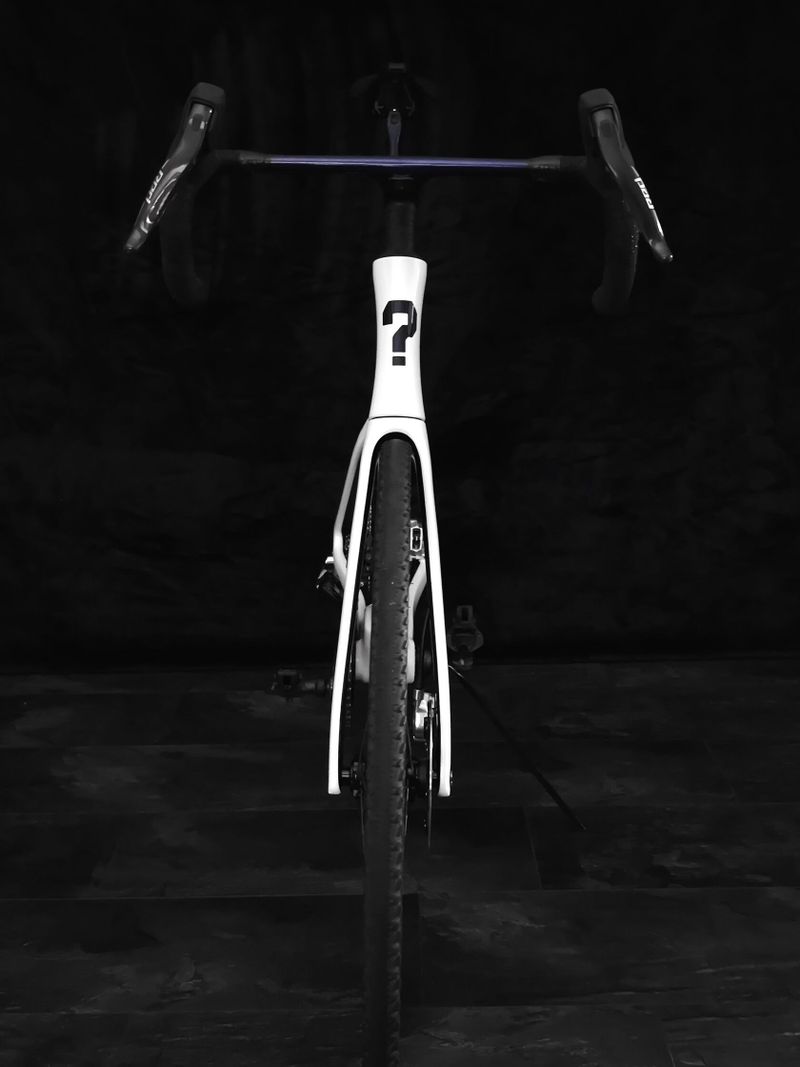 Silniční kolo QM R10 SRAM RED E1 eTap AXS 