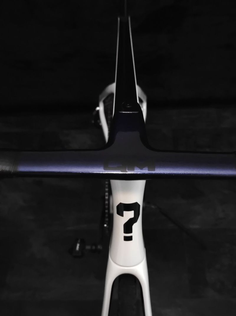 Silniční kolo QM R10 SRAM RED E1 eTap AXS 