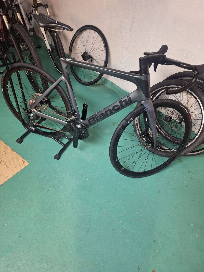 Bianchi oltre race 105 nové.