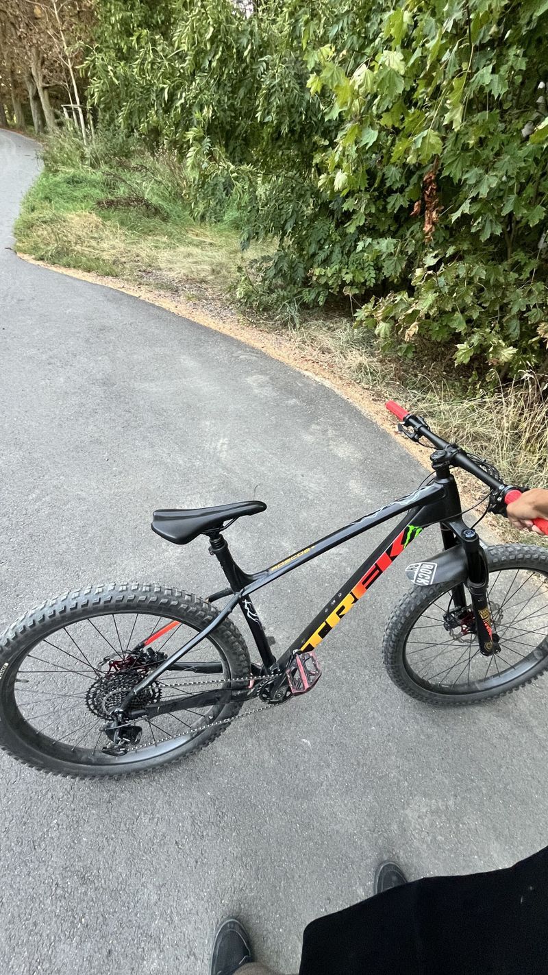 TREK ROSCOE 8 2020