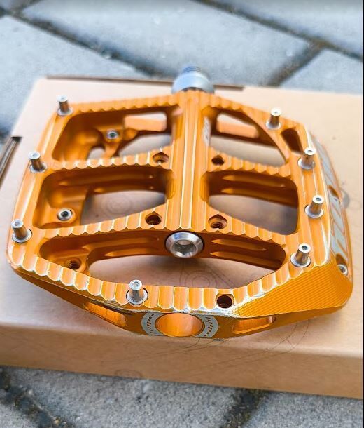 Platformové pedály Hope F20