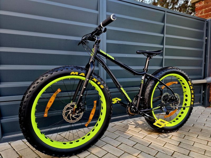 (61)Zánovní Fatbike Author Kotoučové brzdy