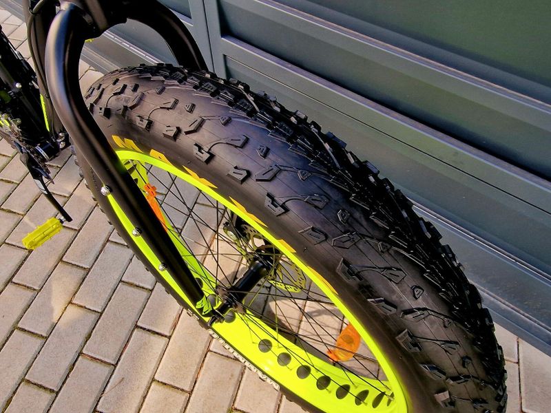 (61)Zánovní Fatbike Author Kotoučové brzdy