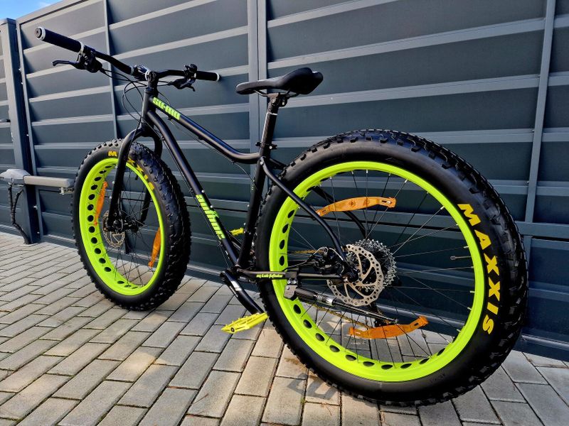 (61)Zánovní Fatbike Author Kotoučové brzdy